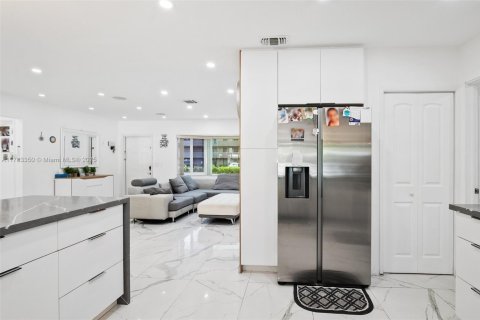 Villa ou maison à vendre à Hollywood, Floride: 4 chambres № 1958823 - photo 10