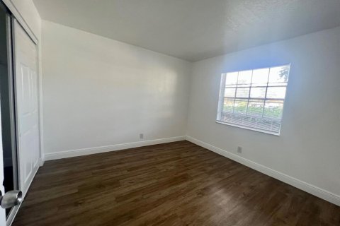 Apartamento en alquiler en Lake Worth, Florida, 2 dormitorios, 86.86 m2 № 1228670 - foto 1
