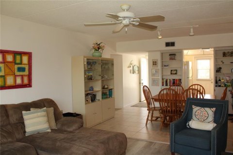 Condo in Longboat Key, Florida, 2 bedrooms  № 1789177 - photo 13