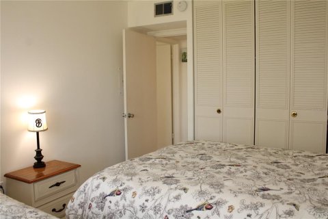 Condo in Longboat Key, Florida, 2 bedrooms  № 1789177 - photo 24