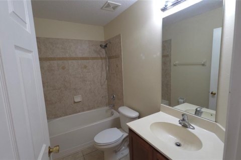 Townhouse in Tampa, Florida 3 bedrooms, 154.68 sq.m. № 1902491 - photo 10