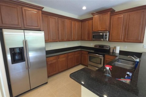 Townhouse in Tampa, Florida 3 bedrooms, 154.68 sq.m. № 1902491 - photo 3