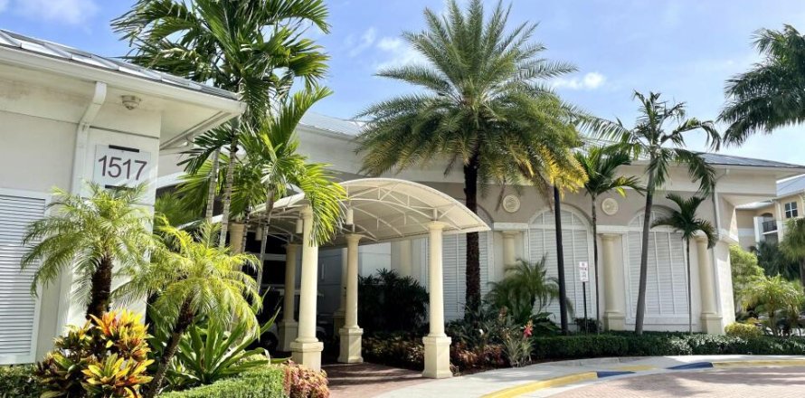 Propiedad comercial en West Palm Beach, Florida 1 dormitorio, 69.12 m2 № 666848