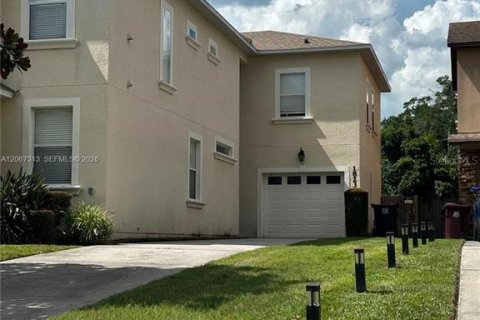 Duplex à vendre à Orlando, Floride: 3 chambres, 141.86 m2 № 2398612 - photo 3