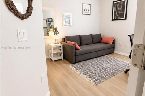Duplex à vendre à Orlando, Floride: 3 chambres, 141.86 m2 № 2398612 - photo 9