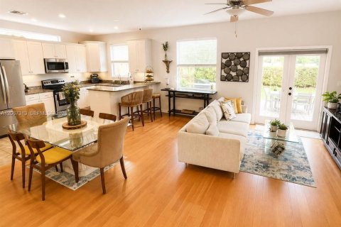 Duplex à vendre à Orlando, Floride: 3 chambres, 141.86 m2 № 2398612 - photo 16