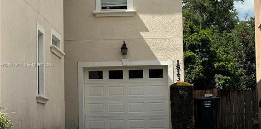 Duplex à Orlando, Floride 3 chambres, 141.86 m2 № 2398612