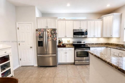 Duplex à vendre à Orlando, Floride: 3 chambres, 141.86 m2 № 2398612 - photo 13