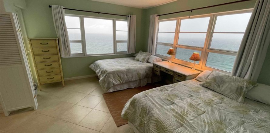 Condo in Lauderdale-by-the-Sea, Florida, 2 bedrooms № 1154276