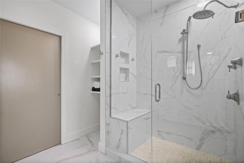 Condo in Saint Petersburg, Florida, 2 bedrooms  № 1740719 - photo 10