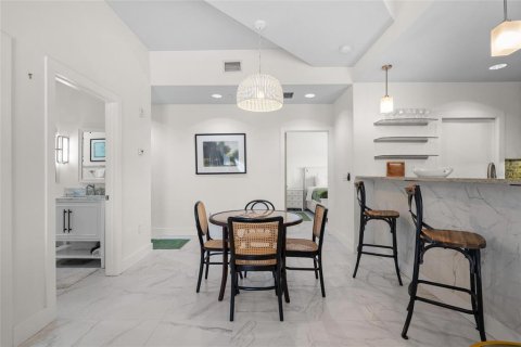 Condo in Saint Petersburg, Florida, 2 bedrooms  № 1740719 - photo 27