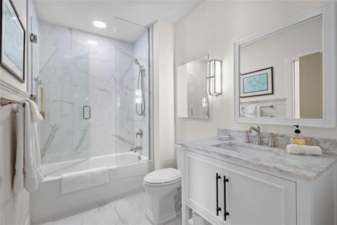 Condo in Saint Petersburg, Florida, 2 bedrooms  № 1740719 - photo 6