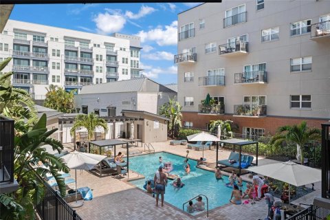 Condo in Saint Petersburg, Florida, 2 bedrooms  № 1740719 - photo 13