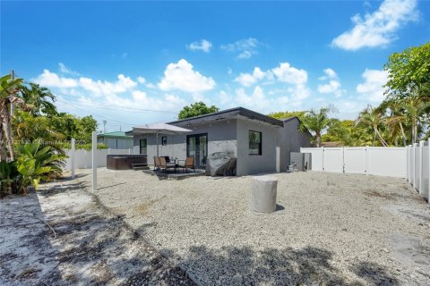 Villa ou maison à vendre à Dania Beach, Floride: 3 chambres, 127.74 m2 № 1938456 - photo 15