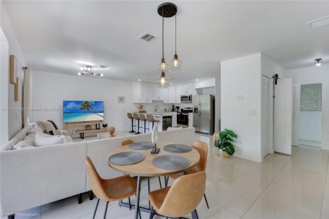 Villa ou maison à vendre à Dania Beach, Floride: 3 chambres, 127.74 m2 № 1938456 - photo 7