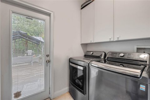 Купить виллу или дом в Нью-Смирна-Бич, Флорида 10 комнат, 208.19м2, № 2226858 - фото 20