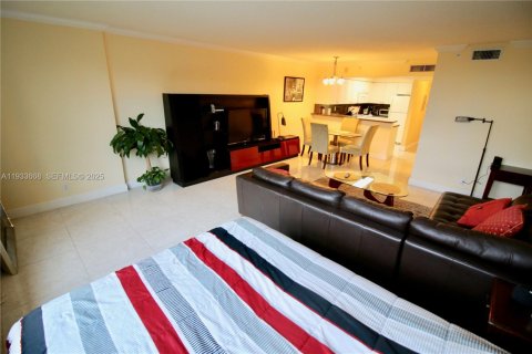 Снять в аренду кондоминиум в Холливуд, Флорида 54.81м2, № 1991962 - фото 15