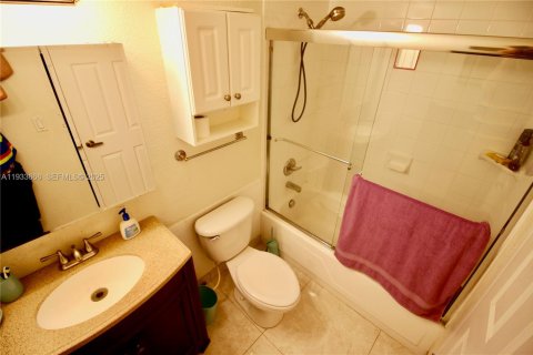 Снять в аренду кондоминиум в Холливуд, Флорида 54.81м2, № 1991962 - фото 7