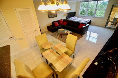 Снять в аренду кондоминиум в Холливуд, Флорида 54.81м2, № 1991962 - фото 22