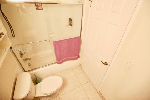 Снять в аренду кондоминиум в Холливуд, Флорида 54.81м2, № 1991962 - фото 8