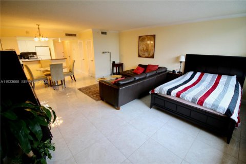Снять в аренду кондоминиум в Холливуд, Флорида 54.81м2, № 1991962 - фото 13