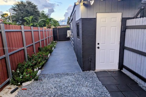Immobilier commercial à louer à Miami, Floride: 113.25 m2 № 1941831 - photo 29