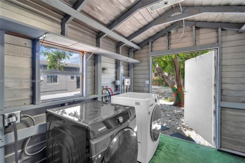 Immobilier commercial à louer à Miami, Floride: 113.25 m2 № 1941831 - photo 25