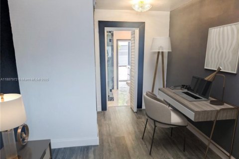 Immobilier commercial à louer à Miami, Floride: 113.25 m2 № 1941831 - photo 2