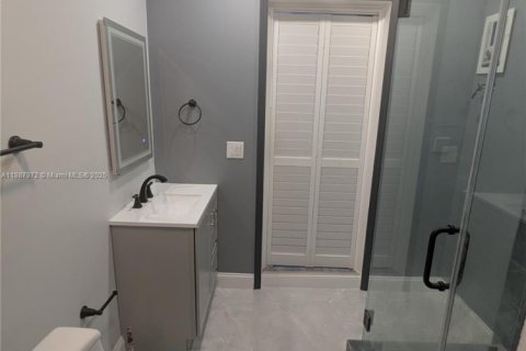 Immobilier commercial à louer à Miami, Floride: 113.25 m2 № 1941831 - photo 17