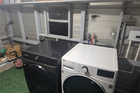 Immobilier commercial à louer à Miami, Floride: 113.25 m2 № 1941831 - photo 23