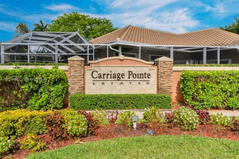 Villa ou maison à vendre à Coral Springs, Floride: 4 chambres, 231.14 m2 № 2075811 - photo 2