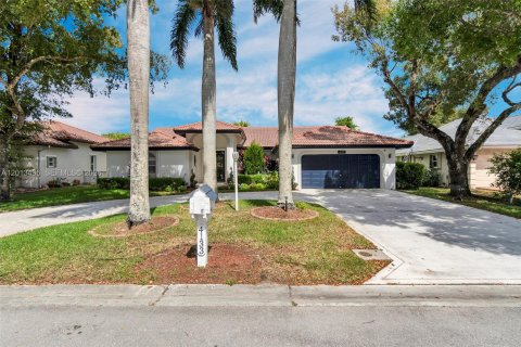 Villa ou maison à vendre à Coral Springs, Floride: 4 chambres, 231.14 m2 № 2075811 - photo 3