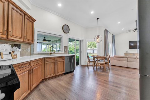 Villa ou maison à vendre à Coral Springs, Floride: 4 chambres, 231.14 m2 № 2075811 - photo 9