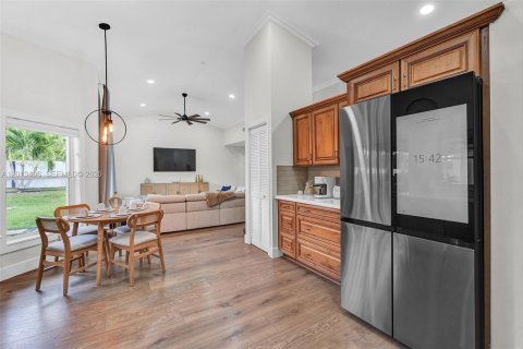 Villa ou maison à vendre à Coral Springs, Floride: 4 chambres, 231.14 m2 № 2075811 - photo 10