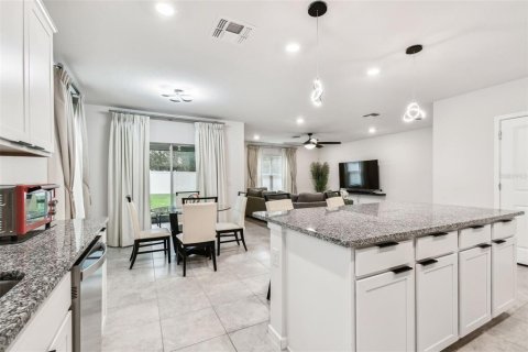 House in Wesley Chapel, Florida 4 bedrooms, 171.87 sq.m. № 1520652 - photo 10