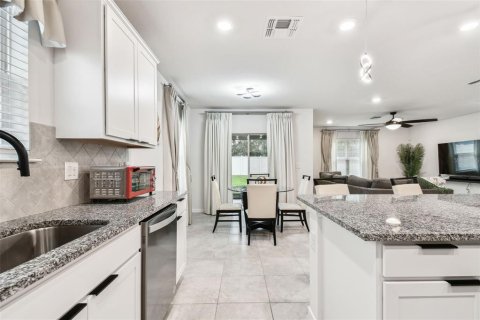 House in Wesley Chapel, Florida 4 bedrooms, 171.87 sq.m. № 1520652 - photo 8