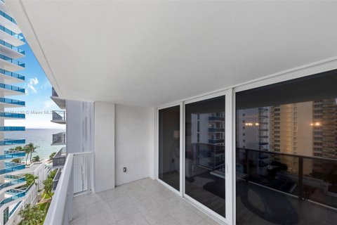 Condo in Hollywood, Florida, 1 bedroom  № 1708666 - photo 14
