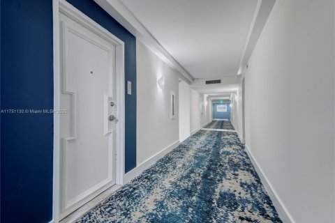 Condo in Hollywood, Florida, 1 bedroom  № 1708666 - photo 18