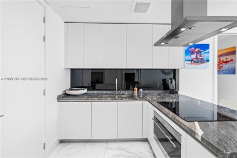 Condo in Miami, Florida, 1 bedroom  № 2057680 - photo 6