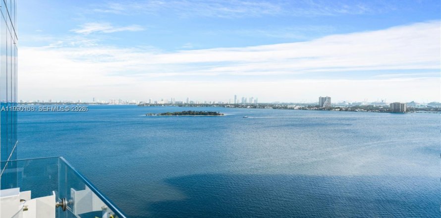 Condo in Miami, Florida, 1 bedroom  № 2057680