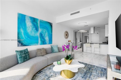 Condo in Miami, Florida, 1 bedroom  № 2057680 - photo 13