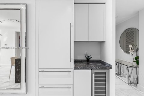 Condo in Miami, Florida, 1 bedroom  № 2057680 - photo 8