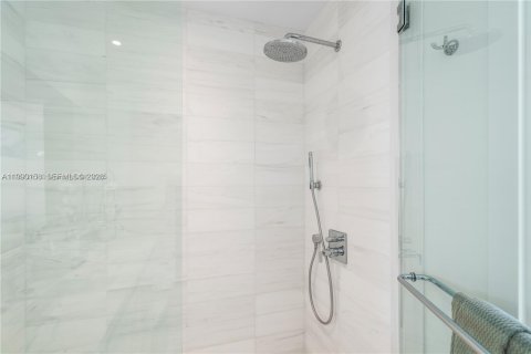 Condo in Miami, Florida, 1 bedroom  № 2057680 - photo 17