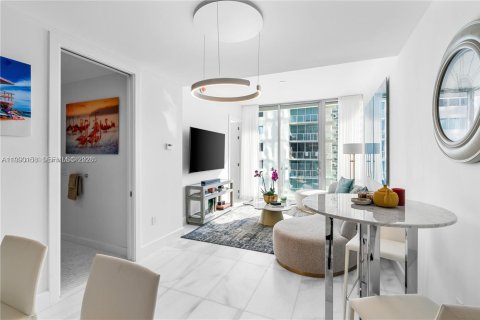 Condo in Miami, Florida, 1 bedroom  № 2057680 - photo 26