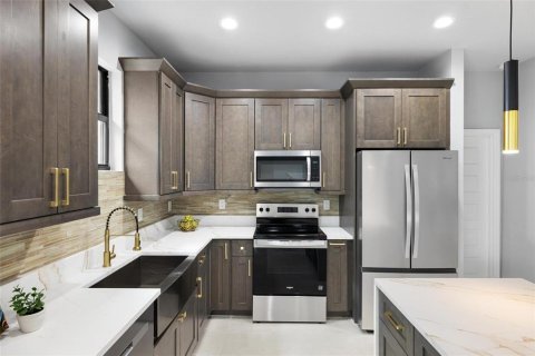 Villa ou maison à vendre à North Port, Floride: 4 chambres, 153.29 m2 № 2403388 - photo 13