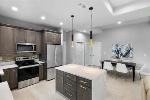 Villa ou maison à vendre à North Port, Floride: 4 chambres, 153.29 m2 № 2403388 - photo 14