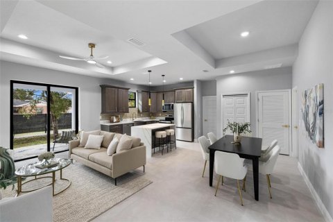 Villa ou maison à vendre à North Port, Floride: 4 chambres, 153.29 m2 № 2403388 - photo 6