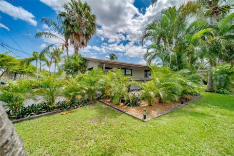 Villa ou maison à louer à Dania Beach, Floride: 2 chambres, 92.9 m2 № 1928292 - photo 16