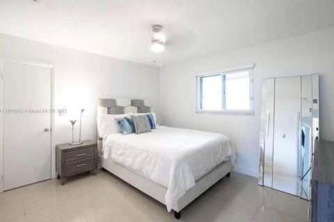 Villa ou maison à louer à Dania Beach, Floride: 2 chambres, 92.9 m2 № 1928292 - photo 9