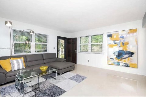 Villa ou maison à louer à Dania Beach, Floride: 2 chambres, 92.9 m2 № 1928292 - photo 4